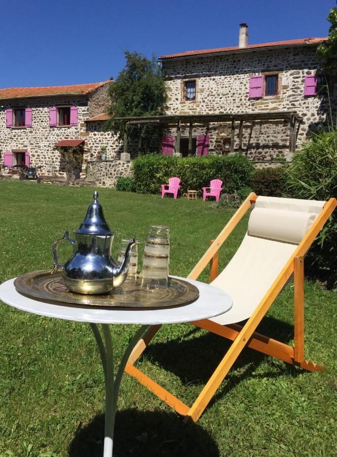 Domaine De Bauzit Bed & Breakfast Vals-pres-le-Puy Екстериор снимка